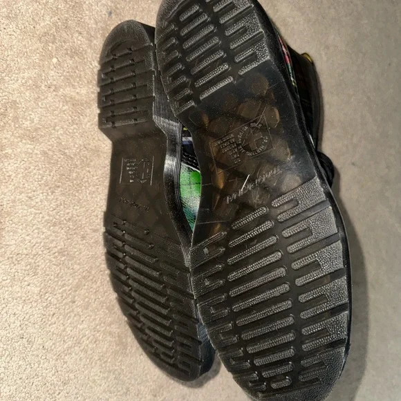 Dr. Martens plaid boots - Picture 3 of 4